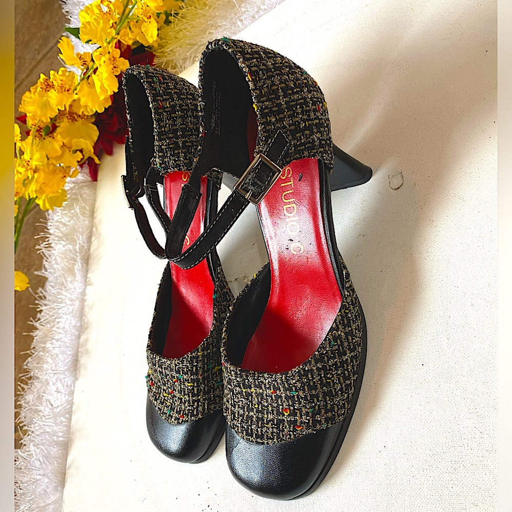 Studio C vintage and classic heels women shoes size 7.5, Gray and black color